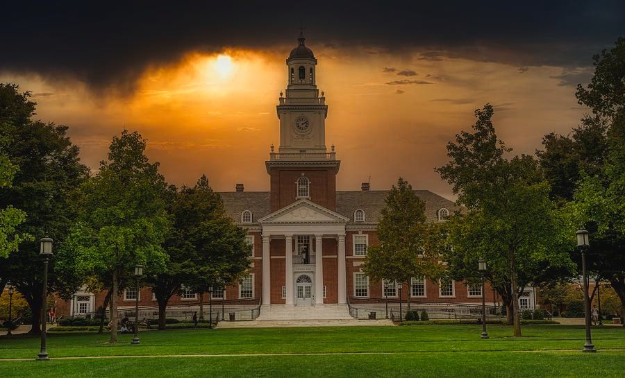 JOHNS HOPKINS RISES TO NO. 7 IN 'U.S. NEWS' BEST COLLEGES RANKINGS